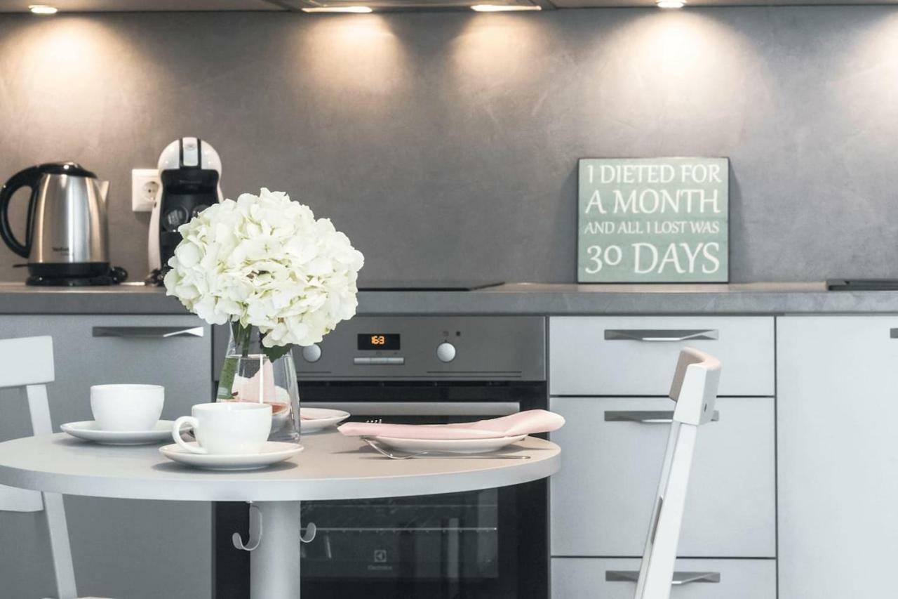 Kalamehe Modern Apartment 2 Near City Center 페르누 외부 사진